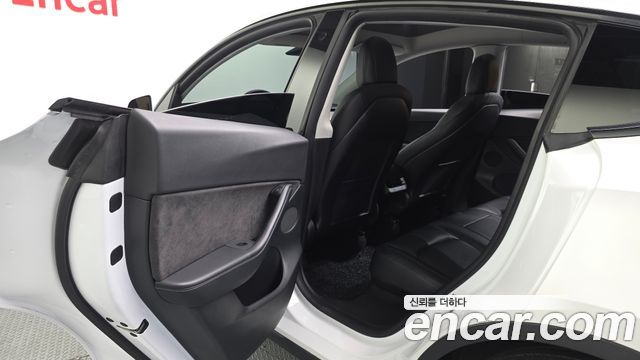 Tesla Model Y 2021 — photo 16