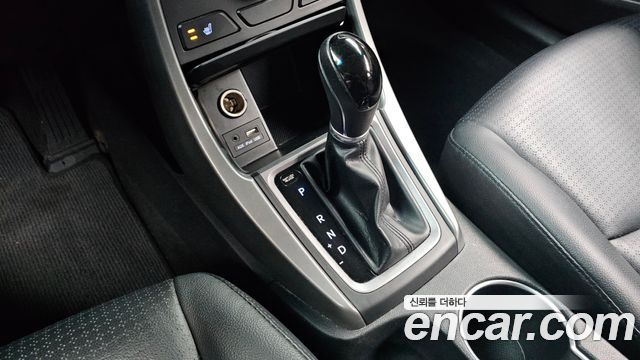 Hyundai AVANTE 2015 — photo 9