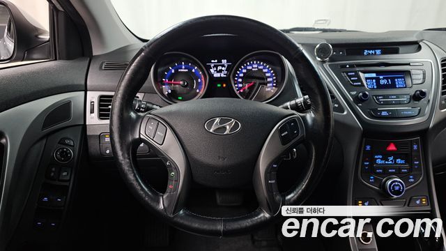 Hyundai AVANTE 2015 — photo 13