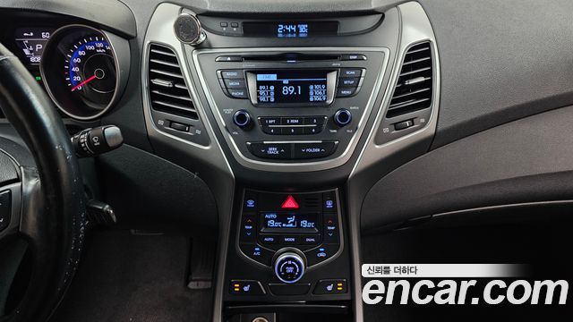 Hyundai AVANTE 2015 — photo 16