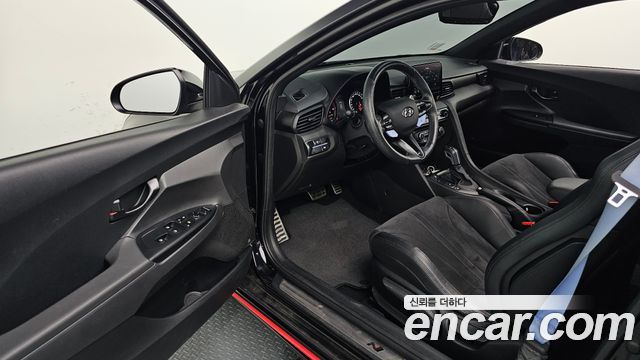 Hyundai Veloster 2022 — photo 17