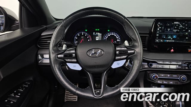 Hyundai Veloster 2022 — photo 19