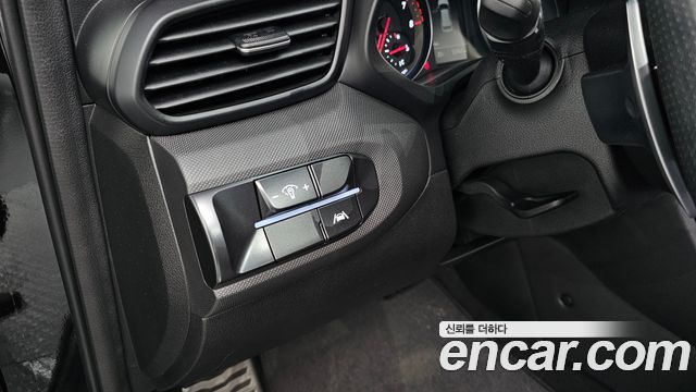 Hyundai Veloster 2022 — photo 24