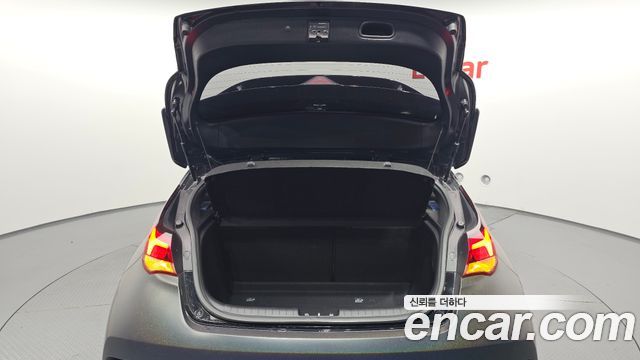 Hyundai Veloster 2022 — photo 26