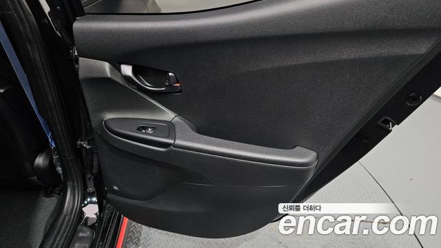 Hyundai Veloster 2022 — photo 15