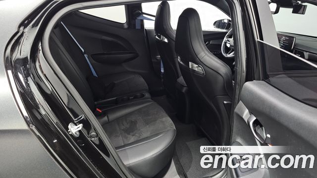 Hyundai Veloster 2022 — photo 16