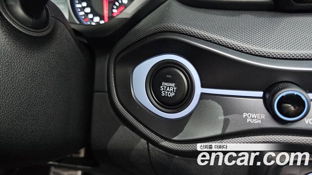 Hyundai Veloster 2022 — photo 27