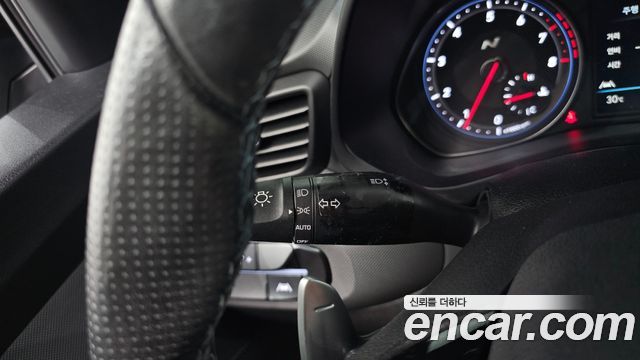 Hyundai Veloster 2022 — photo 28