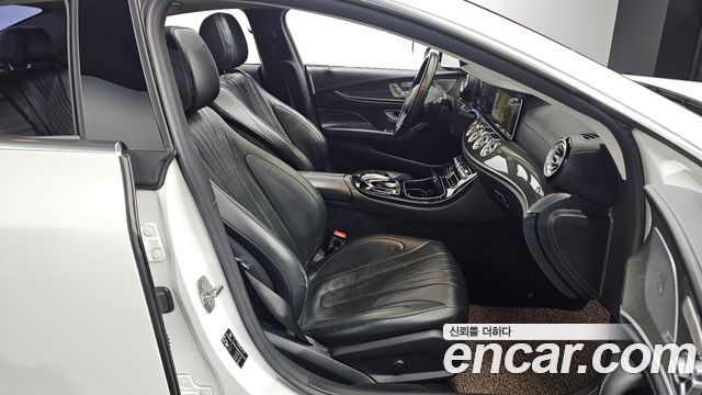 Mercedes-Benz CLS-Class 2019 — photo 16