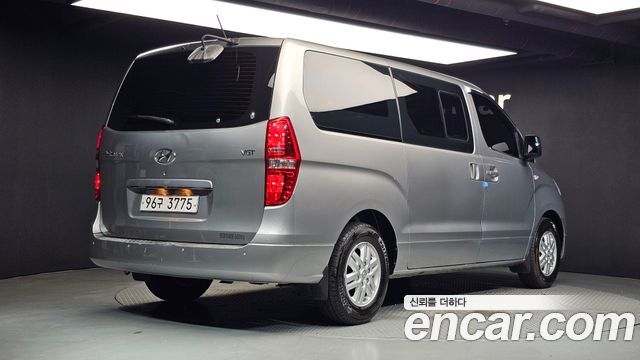Hyundai Starex 2018 — photo 2