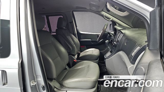 Hyundai Starex 2018 — photo 11