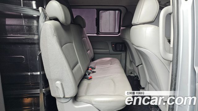 Hyundai Starex 2018 — photo 12