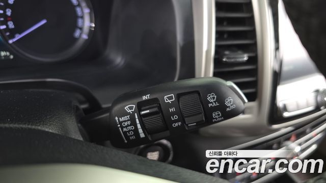 KG Mobility Rexton 2018 — photo 27