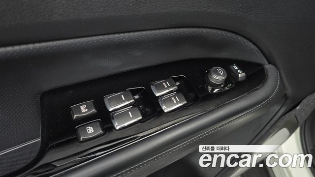 KG Mobility Rexton 2018 — photo 28