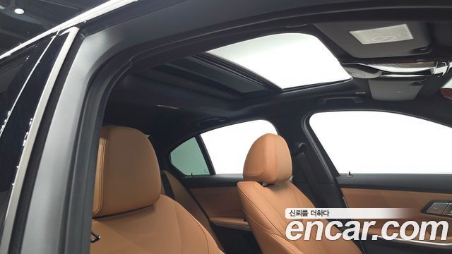 BMW 3-Series 2025 — photo 17