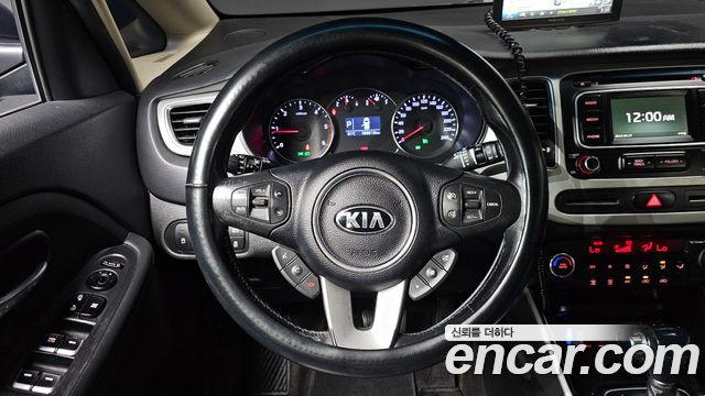 Kia Carens 2015 — photo 14