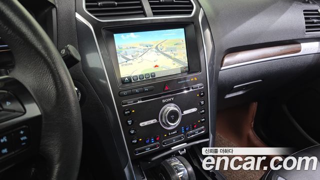Ford Explorer 2018 — photo 19