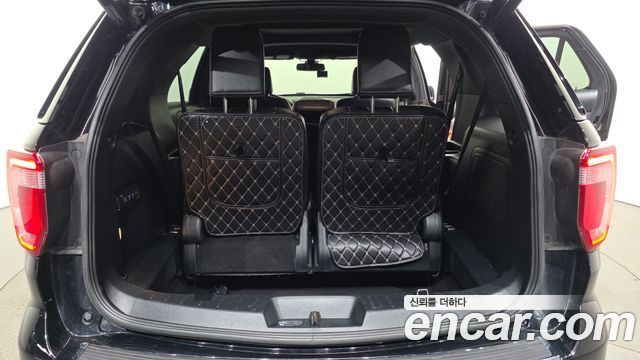 Ford Explorer 2018 — photo 24