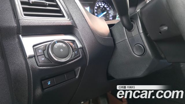 Ford Explorer 2018 — photo 26