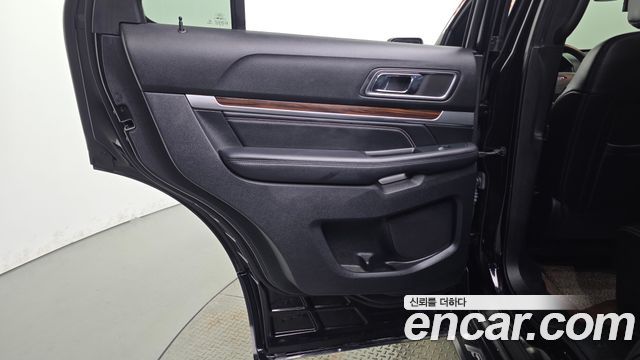 Ford Explorer 2018 — photo 15