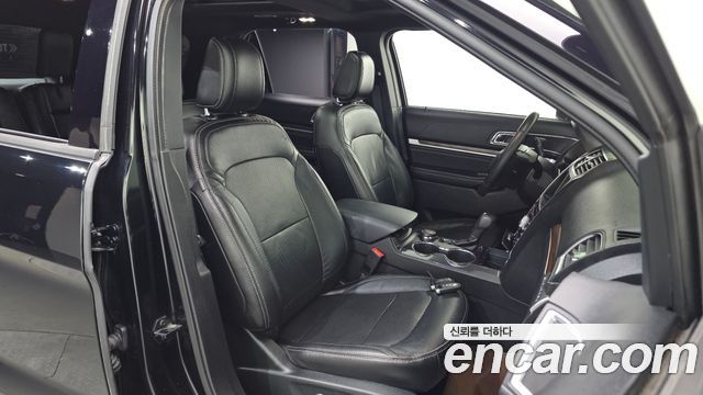 Ford Explorer 2018 — photo 16
