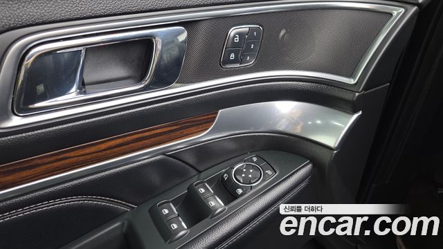 Ford Explorer 2018 — photo 28