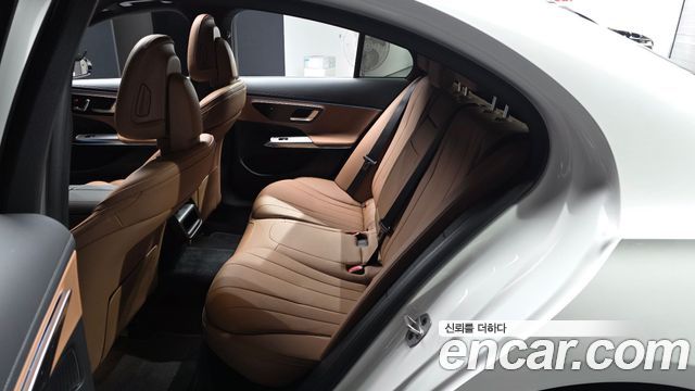 Mercedes-Benz E-Class 2026 — photo 16