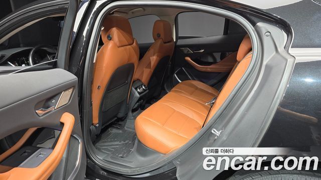 Jaguar I-PACE 2019 — photo 17