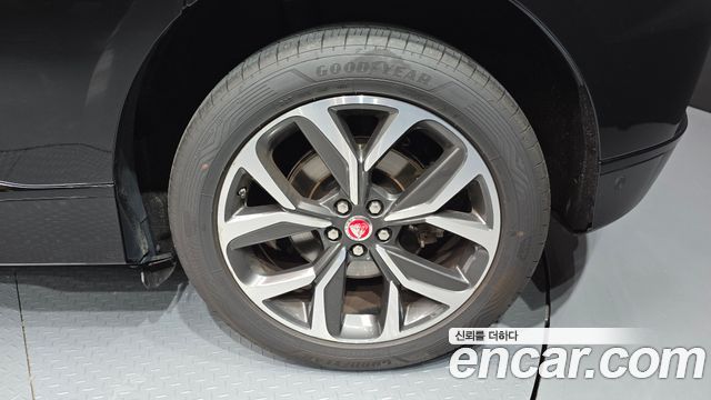 Jaguar I-PACE 2019 — photo 7
