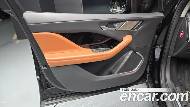 Jaguar I-PACE 2019 — photo 14
