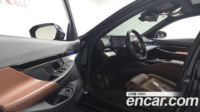 BMW 5-Series 2024 — photo 13