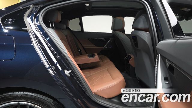 BMW 5-Series 2024 — photo 17