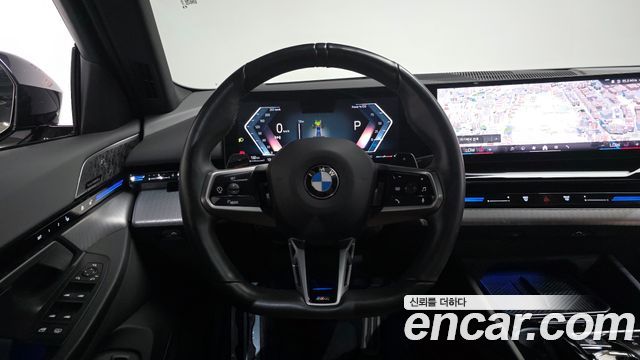 BMW 5-Series 2024 — photo 19