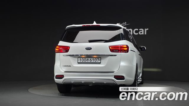 Kia Canival 2020 — photo 4