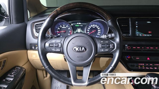 Kia Canival 2020 — photo 13