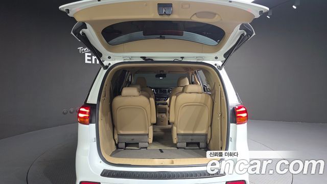 Kia Canival 2020 — photo 20