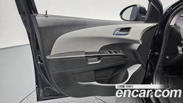 Chevrolet Korea Aveo 2017 — photo 14