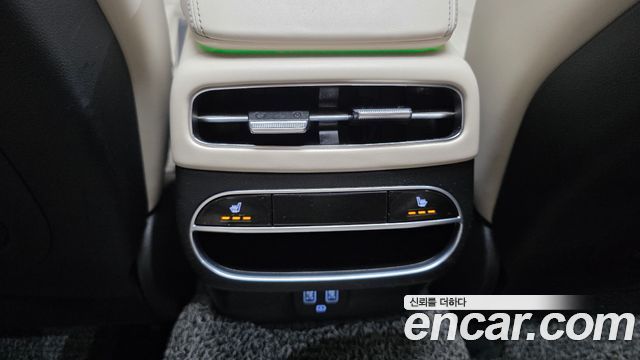 Genesis GV70 2021 — photo 18