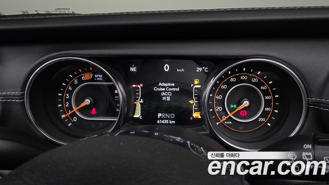 Jeep Wrangler 2020 — photo 11