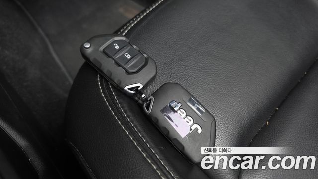 Jeep Wrangler 2020 — photo 22
