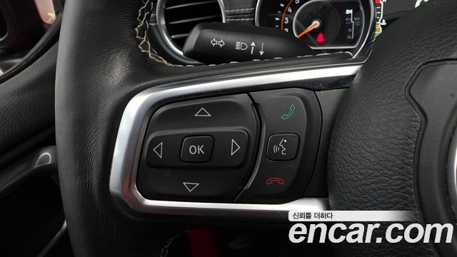 Jeep Wrangler 2020 — photo 23