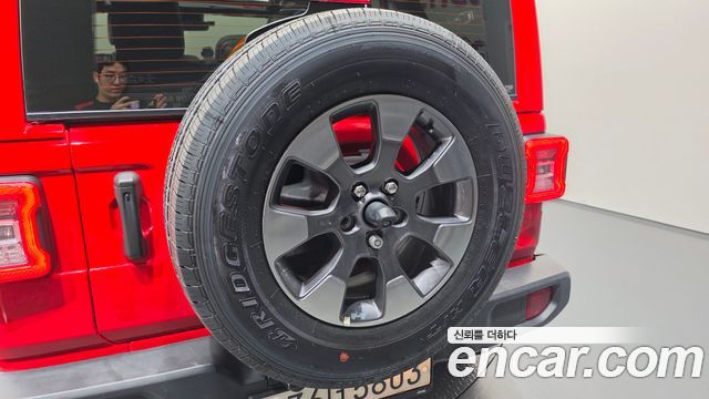 Jeep Wrangler 2020 — photo 27