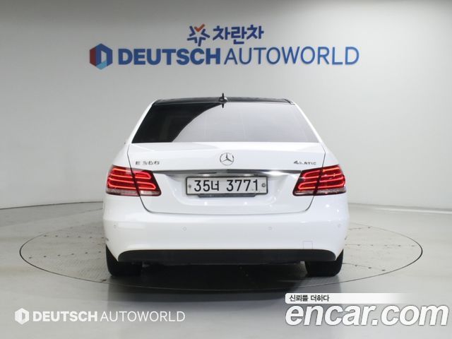 Mercedes-Benz E-Class 2014 — photo 4