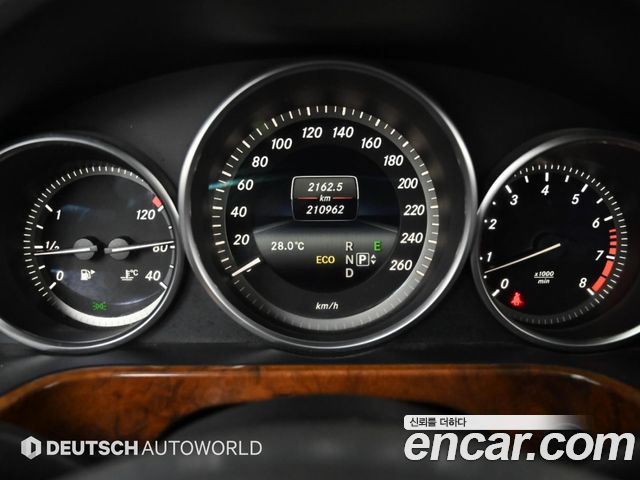 Mercedes-Benz E-Class 2014 — photo 8