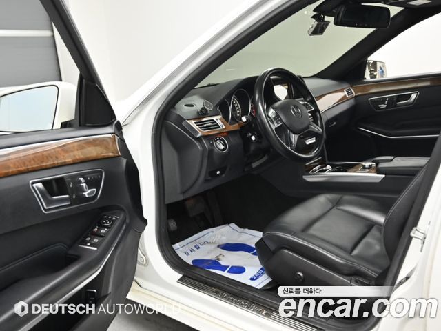 Mercedes-Benz E-Class 2014 — photo 11