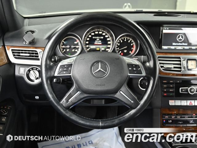 Mercedes-Benz E-Class 2014 — photo 13