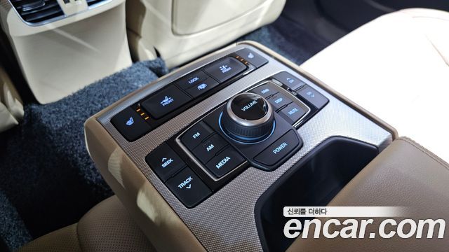Genesis G80 2018 — photo 19