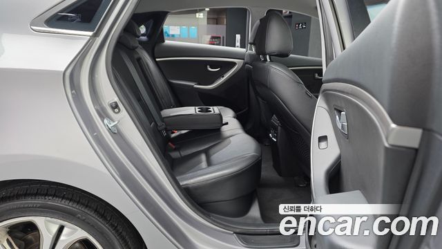 Hyundai i30 2012 — photo 17