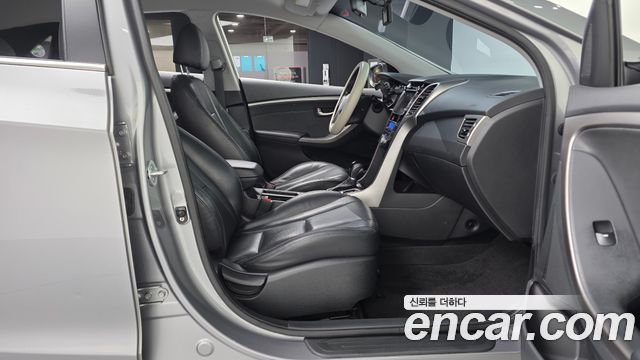 Hyundai i30 2012 — photo 16