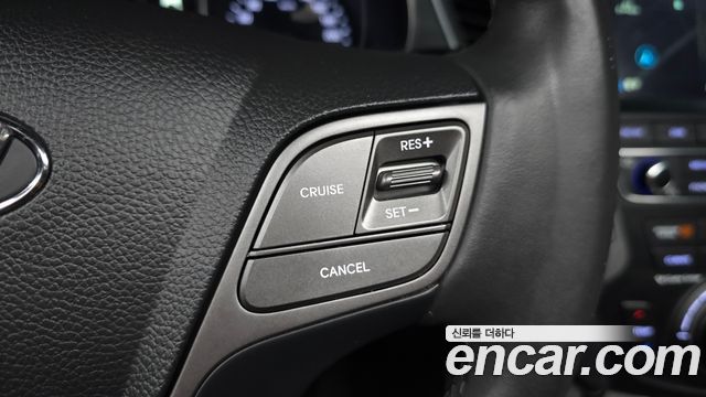 Hyundai Santafe 2016 — photo 23